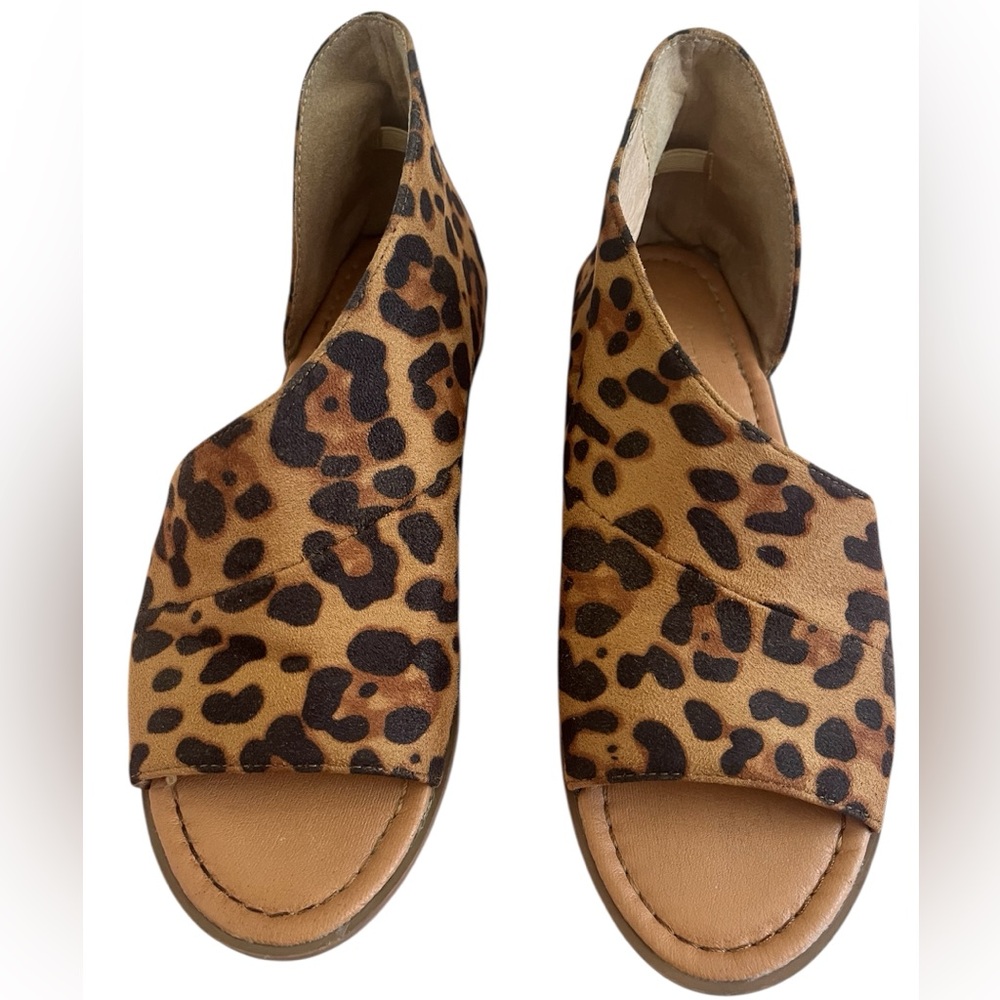 Catherine Malandrino Slip on Cut out Leopard Print Open-Toe Sandals Shoes 7